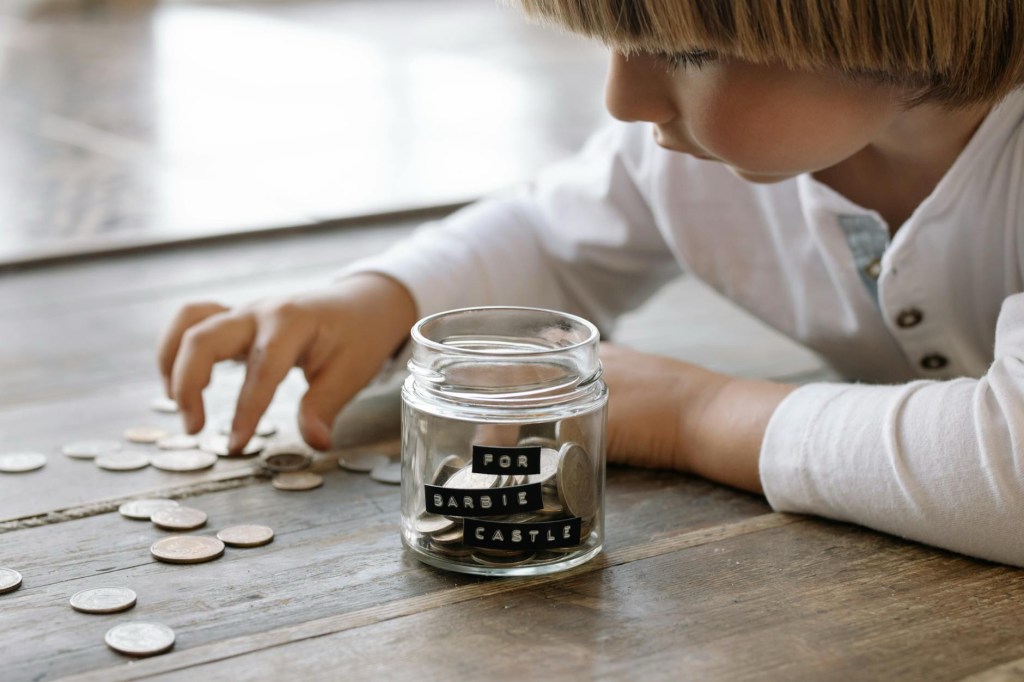 How to teach children about money: budgeting, saving, and smart money&nbsp;tips